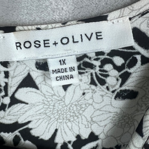 Rose + Olive Black Women Top Plus White Floral Ruffle Bell Sleeve Blouse  1X - Picture 9 of 9